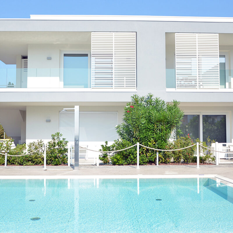 Applicazione Sun Shading Sunrise in un residence a Jesolo, Italia.