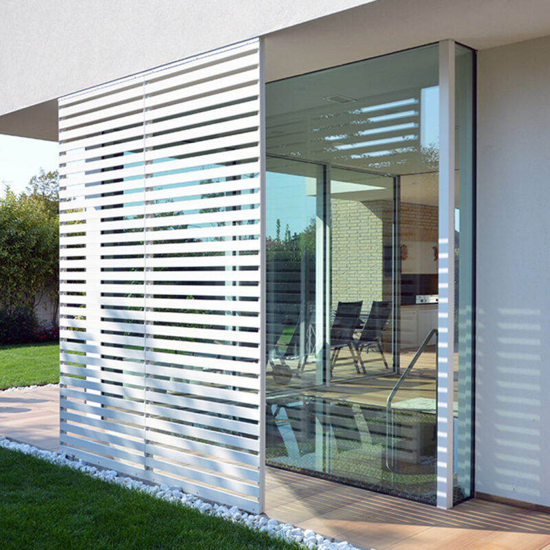 Applicazione Sun Shading Sunrise in una villa a Jesolo, Italia.