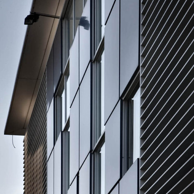 Applicazione Sun Shadin Steelium in un edificio a Brescia, Italy