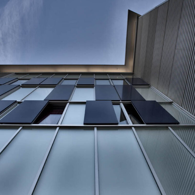 Applicazione Sun Shadin Steelium in un edificio a Brescia, Italy