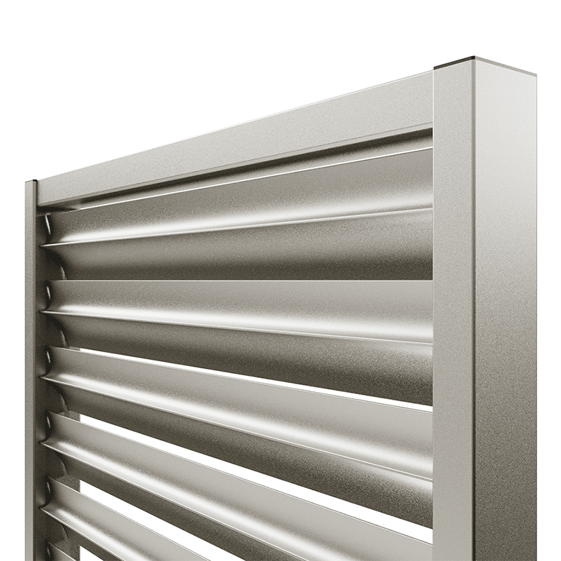 Vista angolata delle schermature solari "Blader" di Sun Shading® in alluminio, con dettagli delle lamelle orientabili per una protezione solare efficace.