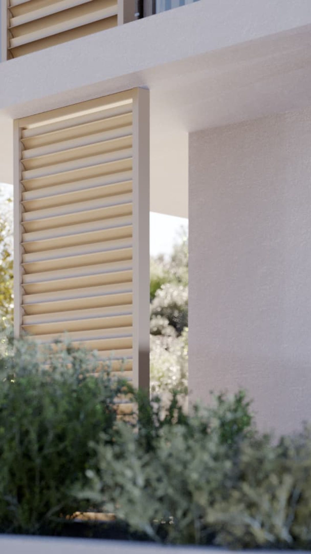 Villa moderna con schermature solari "Blader" di Sun Shading® in alluminio, progettate per modulare la luce naturale e migliorare la privacy degli ambienti.