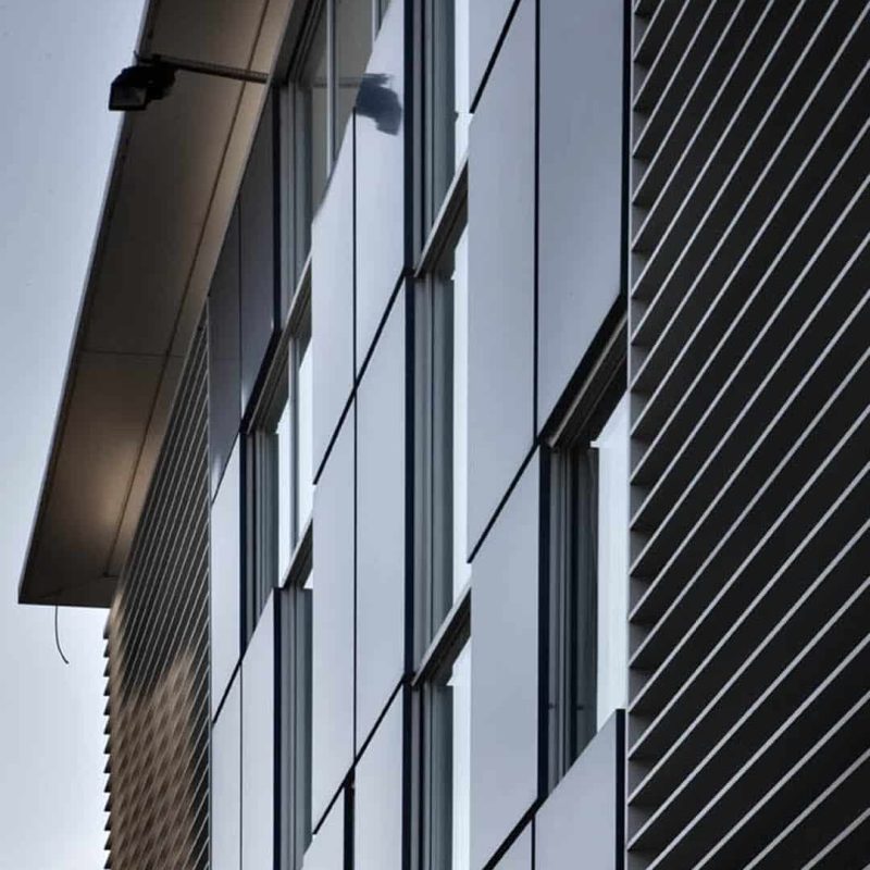 Applicazione Sun Shadin Steelium in un edificio a Brescia, Italy